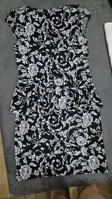 Дамска рокля с цветя