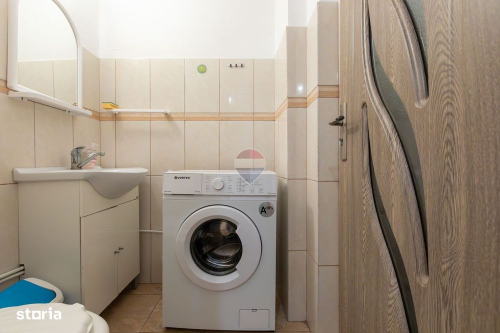 Apartament spațios cu 3 camere, etaj 1 – Strada Ștefan cel Mare