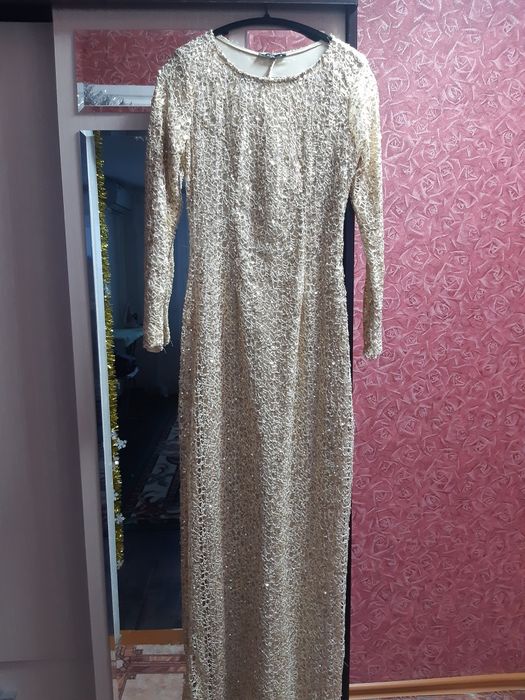 Женское платье продам