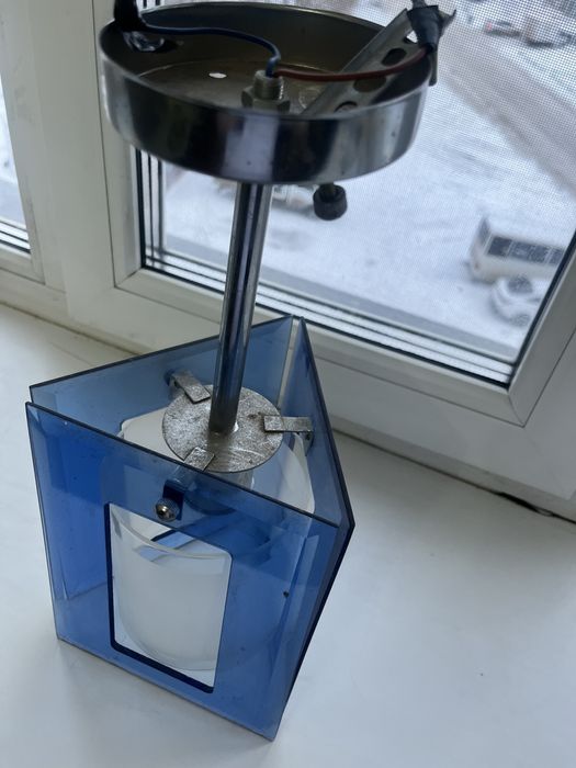 Продам люстру б/у