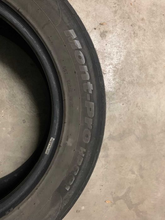 Продавам гуми 235/60/18  107H Michelin Cross Climate 2 -два броя + подарък 4броя китайски летни