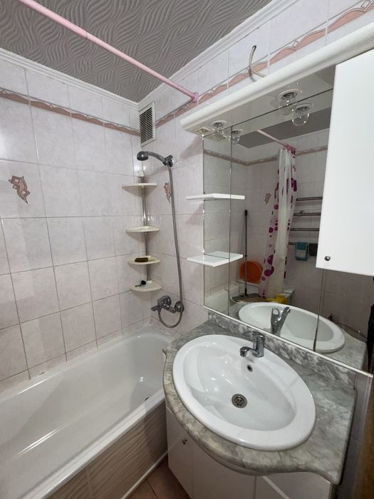 Продам 2 комнатную  квартиру