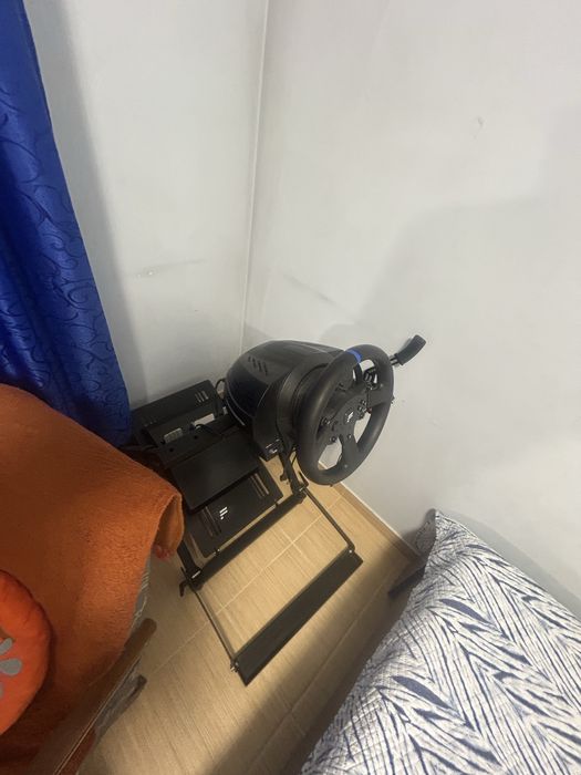 Simulator Thrustmaster t300