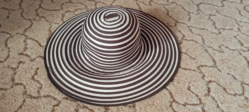 Лятна капела с широка периферия