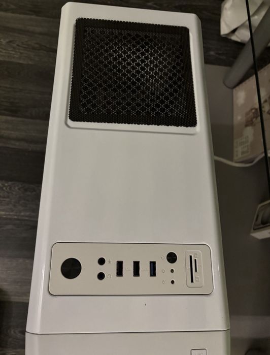 Vand procesor cu placa de baza si carcasa detalii in descriere