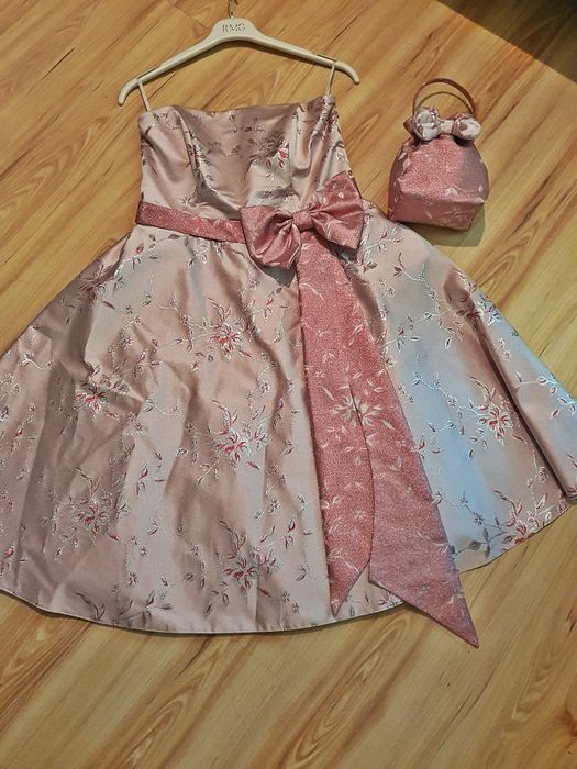 Официална рокля с подарък чанта абитуриентски бал