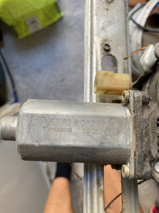 Части от бмв е46  и е61  ССС навигания заден капак уплътнения фарове