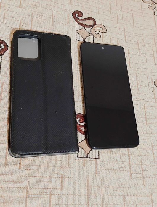 Продавам Motorola Moto G13