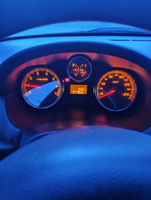 Продавам Пежо 206 +