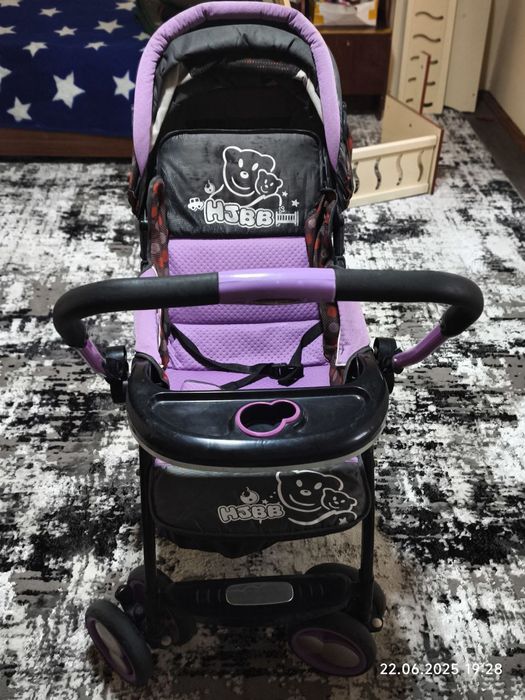 Xolati yangi bo'lgan bolalar aravachasi