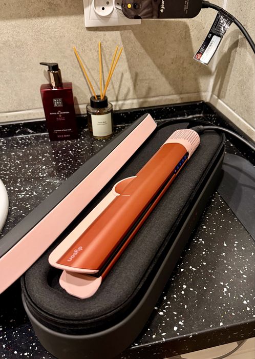 Dyson Airstrait strawberry