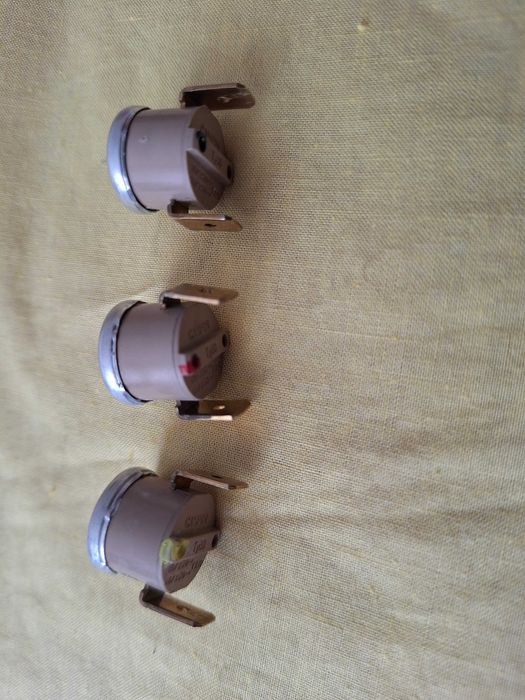 Piese si componente electrice, Pret = 15 lei