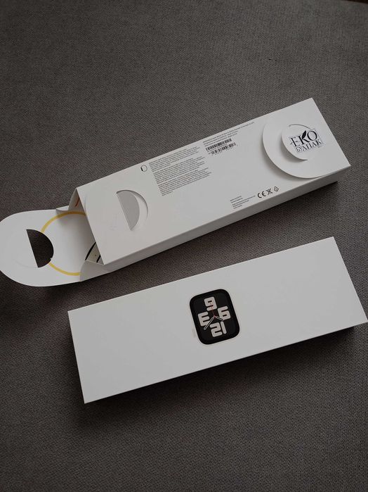Нов, неизползван Apple Watch SE Gen 2 40 mm (GPS, Starlight)