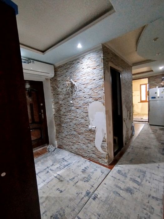 Продаётся ЭКО базар Феруза(ваенка) 3/3/5 Кирпичь балкон 2*6+ГАРАЖ