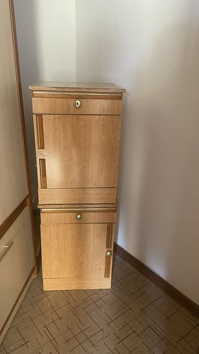 Отдам спальный шифоньер с комодом