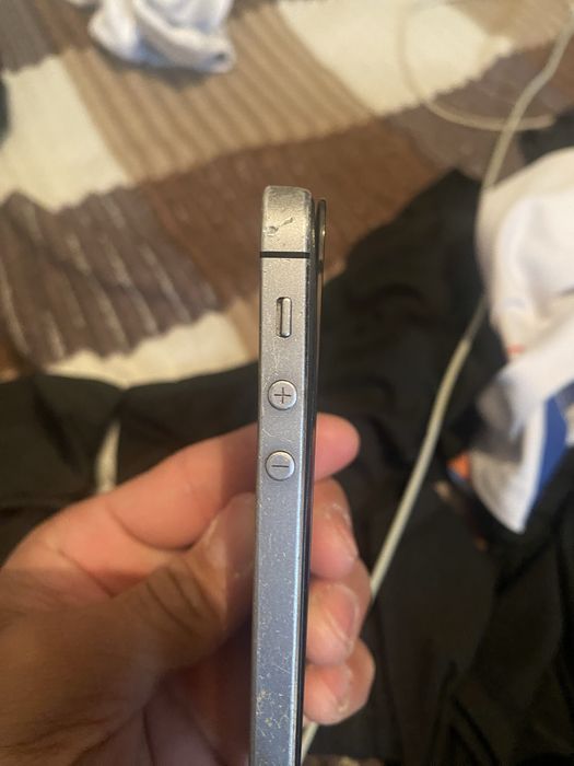 Продам айфон 5s