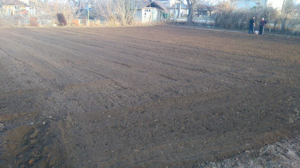 Услуги с  малък трактор