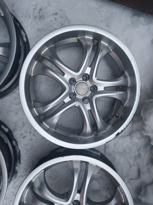 Диски SCAD R18 на Subaru.