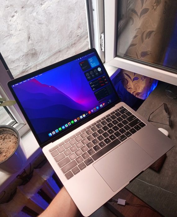 Apple MacBook PRO. Full комплект. В отличном состояние.