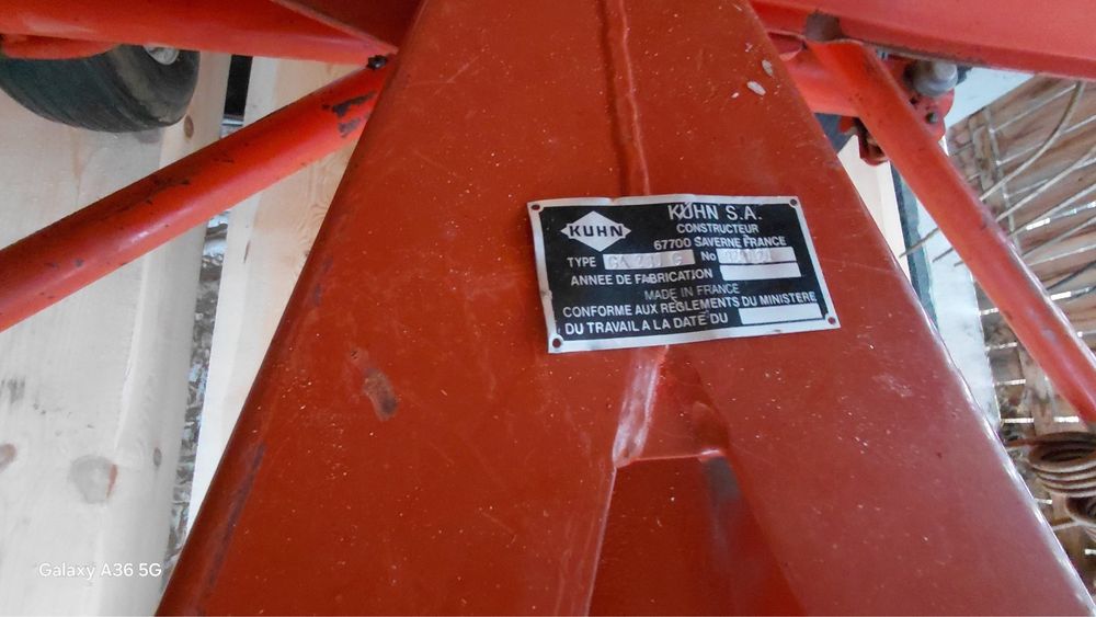 Сеносъбирач марка Kuhn