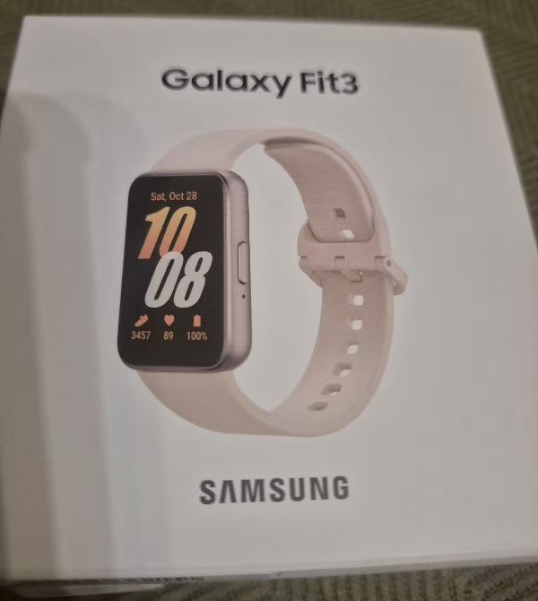 СМАРТ  ГРИВНА Samsung galaxy fit 3 с подарък допълнителна гривна