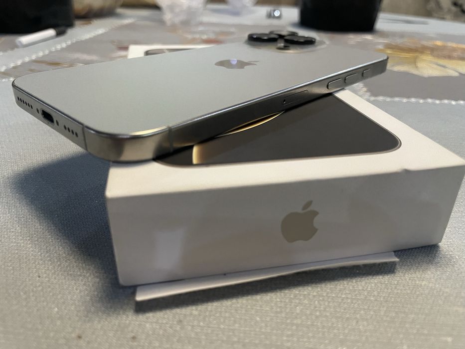 Vând/schimb iphone 16 pro max 256 natural titanium
