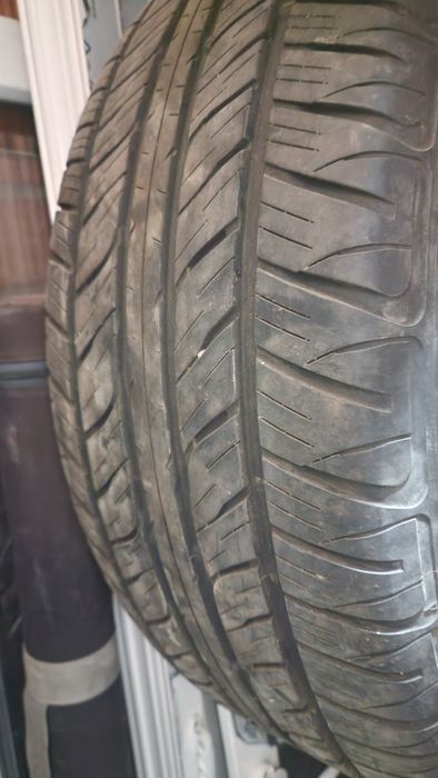 Почти новый баллон 285/50 r20. Dunlop на крузак 200