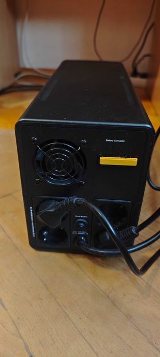 Непрекъсваем ТЗИ, APC Easy UPS 2200VA, 230V, AVR