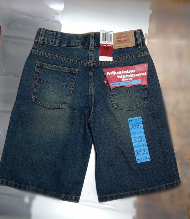 Шорты для подростков. Фирма Levi's. отличное качество.