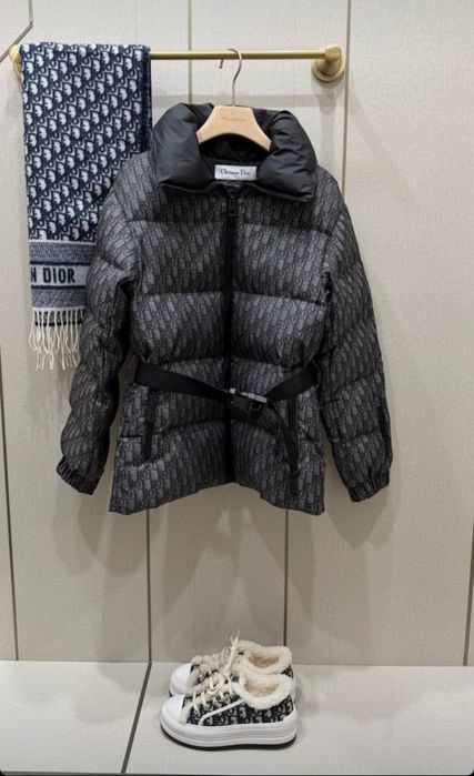 Зимняя куртка диор новая