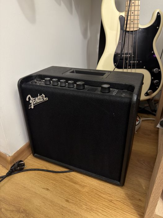 Fender Mustang LT25 modeling усилвател