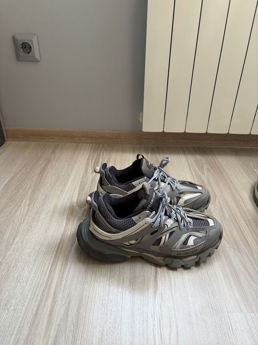 Balenciaga track