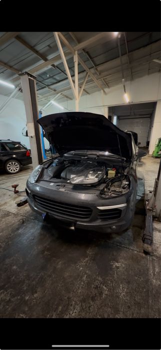 Reparatii Porsche, reparare faruri Porsche