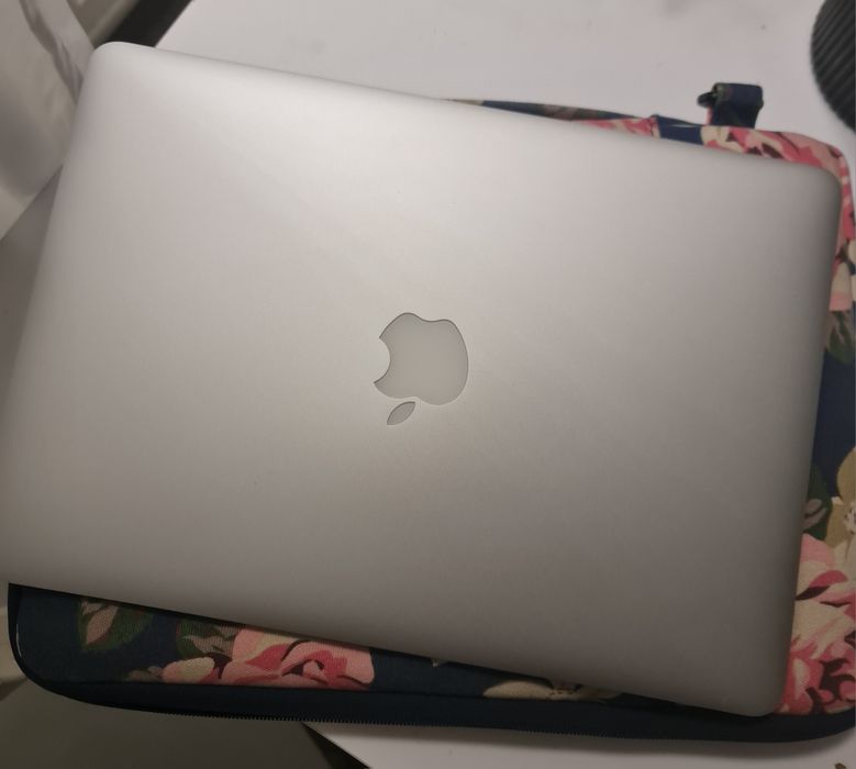 MacBook Air 13” (2017) IMPECABIL – 128 GB