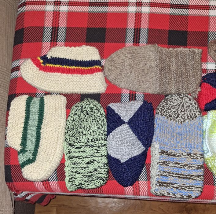 Ръчно плетени, терлици и шушони.