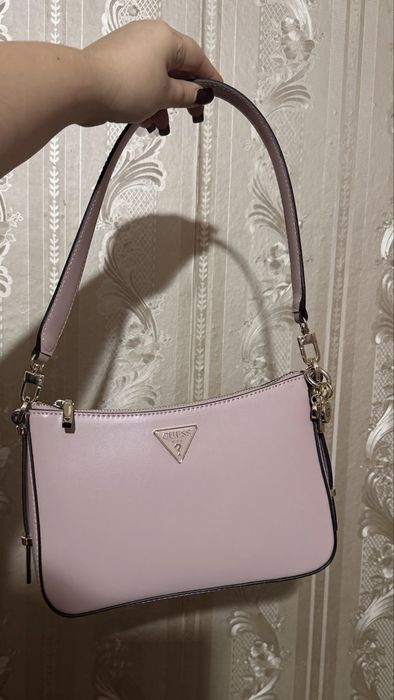 Сумка guess в идеальном состоянии