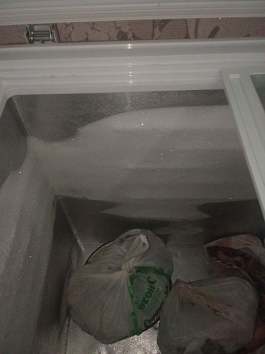 Морозильник большой
