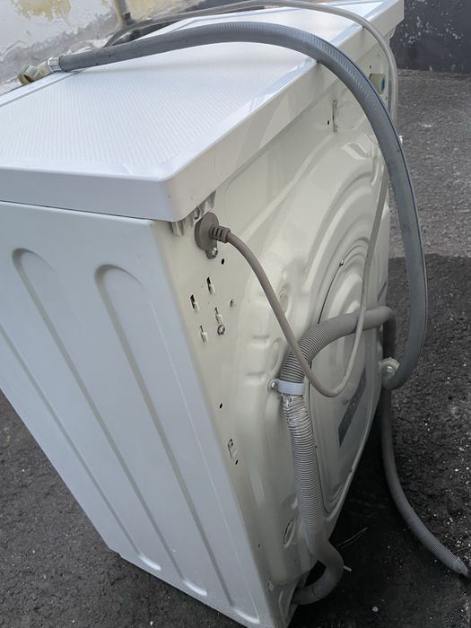 Продам б/у стиралку Midea 6 kg