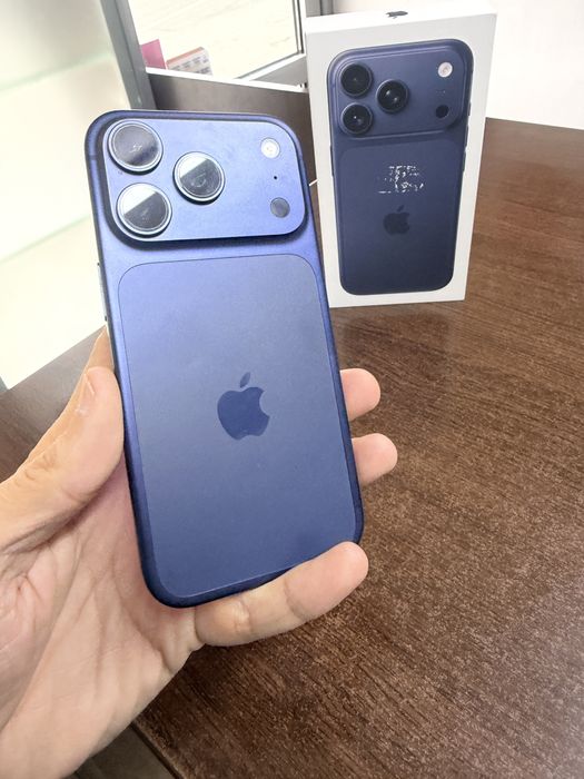 Vand Iphone 17 Pro 256Gb Deep Blue Full box impecabil