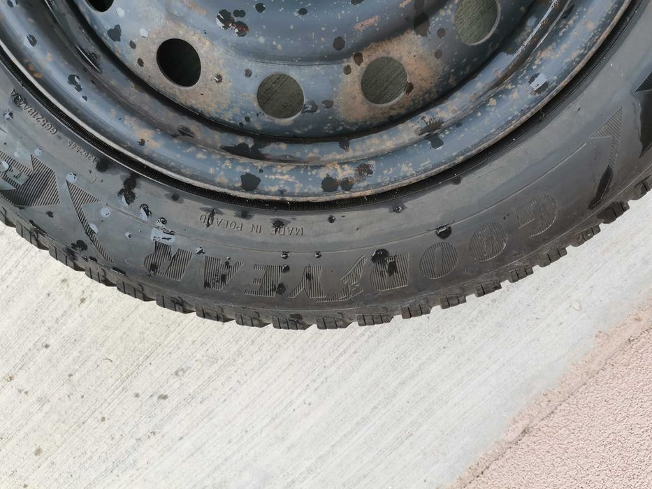 Продавам джанти с гуми от Хонда Сивик 7 - 15 цола