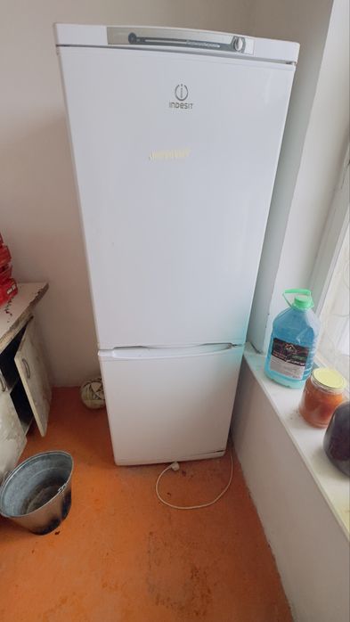 Холодильник б/у———-