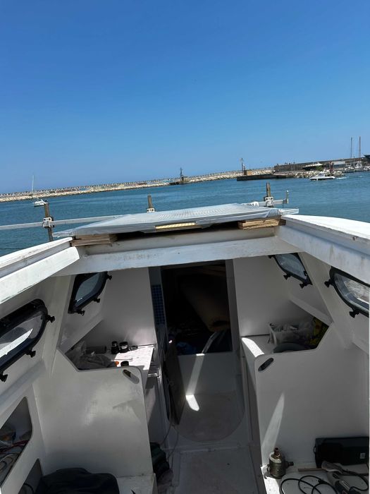 POP 25 Velier 8 metri, construcție familială din compozit