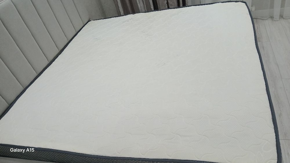 Продам матрас двуспальный 200/200