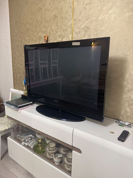 Плазменный тв , б/у в рабочем состоянии