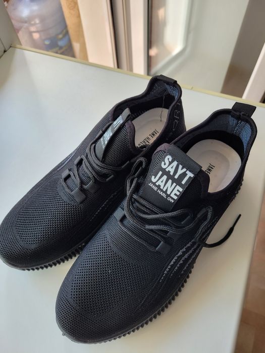 Продаю кроссовки мужские