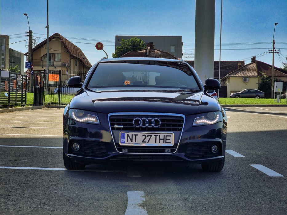 Audi A4 B8 S line 2009 2.0 TDI