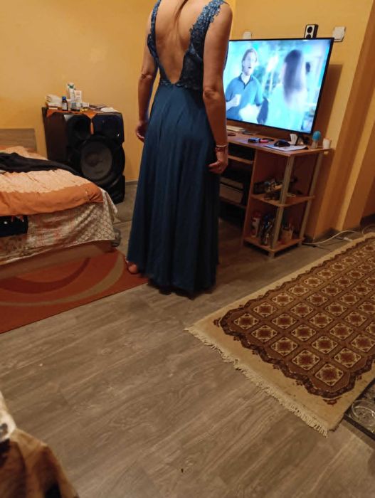 Продавам бална рокля