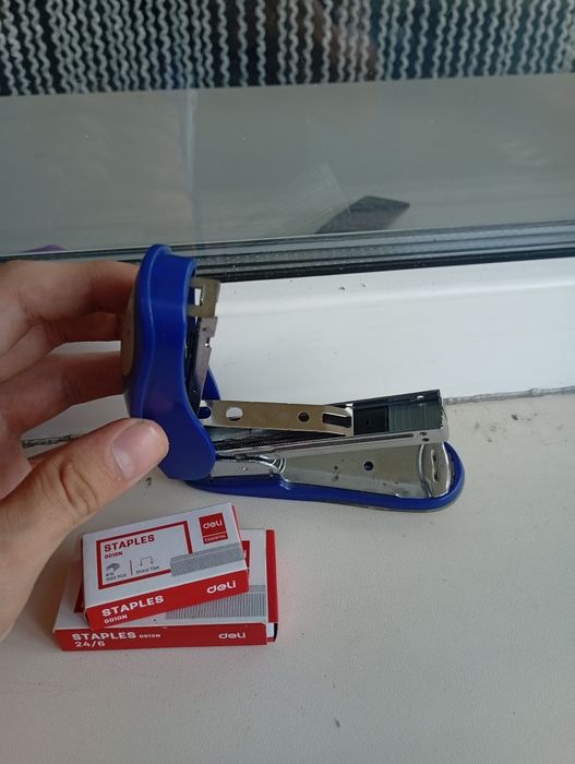 Продам рабочий степлер