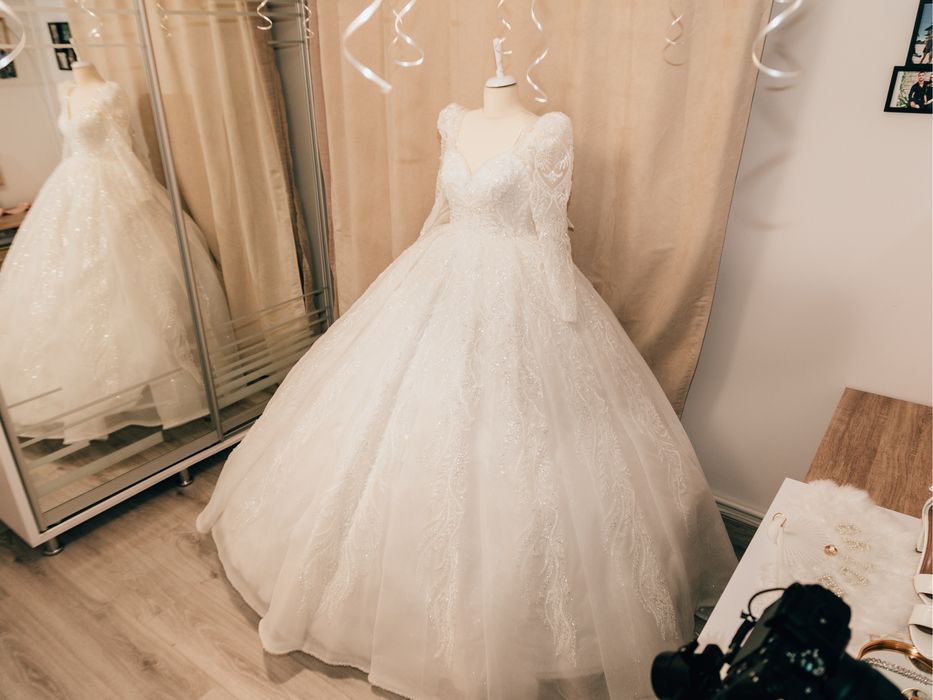 Vand rochie mireasa
