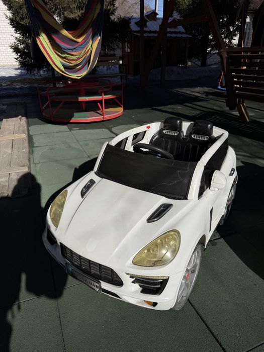 Продам детскую машину